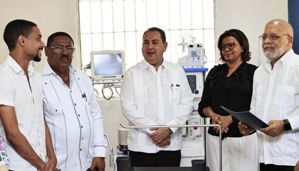 Ponen en funcionamiento dos quirófanos en el Hospital Municipal de Yamasá 