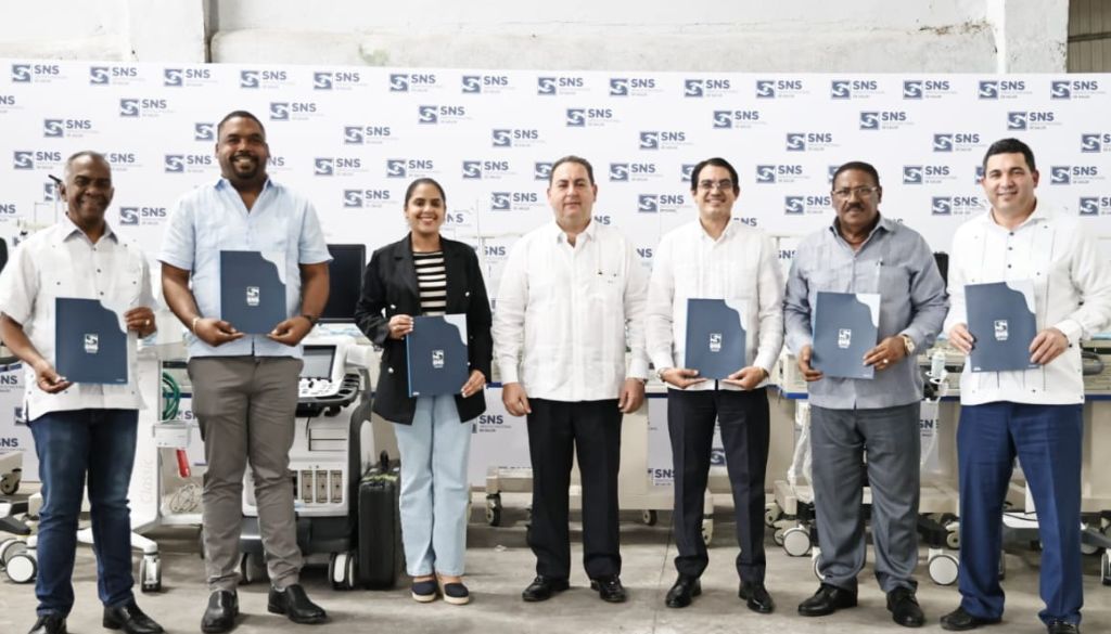 SNS fortalece red hospitalaria con entrega de equipos a 13 hospitales 