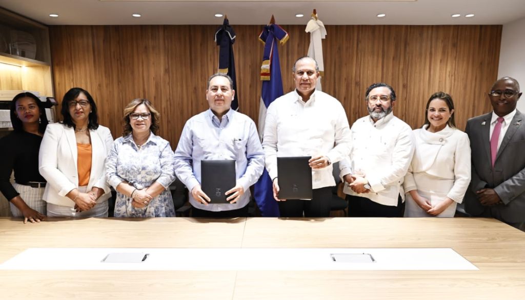 SNS firma tres acuerdos clave para fortalecer laboratorios, impulsar la investigación y mejorar la accesibilidad en la Red Pública 