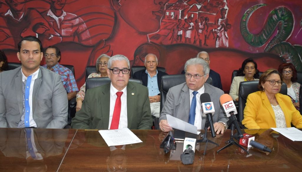 Médicos anuncian huelga a nivel nacional 