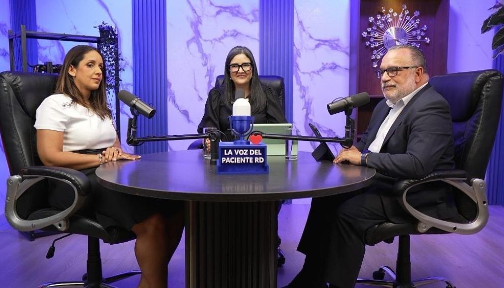 Estrenan podcast para exponer retos enfrenta acceso a la salud en el país 