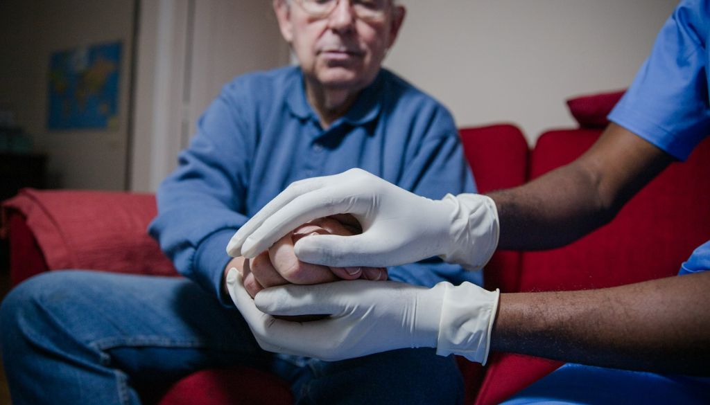 FDA aprueba nuevo sistema permite anticiparse a síntomas del Parkinson  