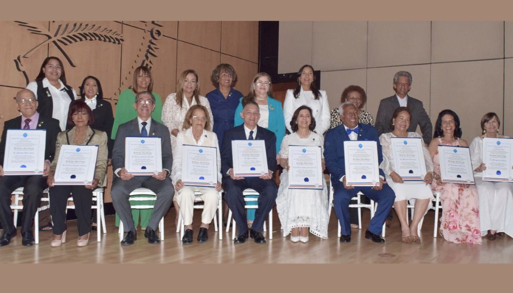 Exaltan a distinguidos referentes académicos de ciencias de la salud 