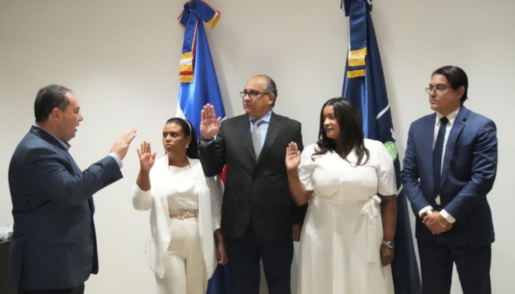 SNS juramenta nuevos directores en hospitales del Cibao Norte 