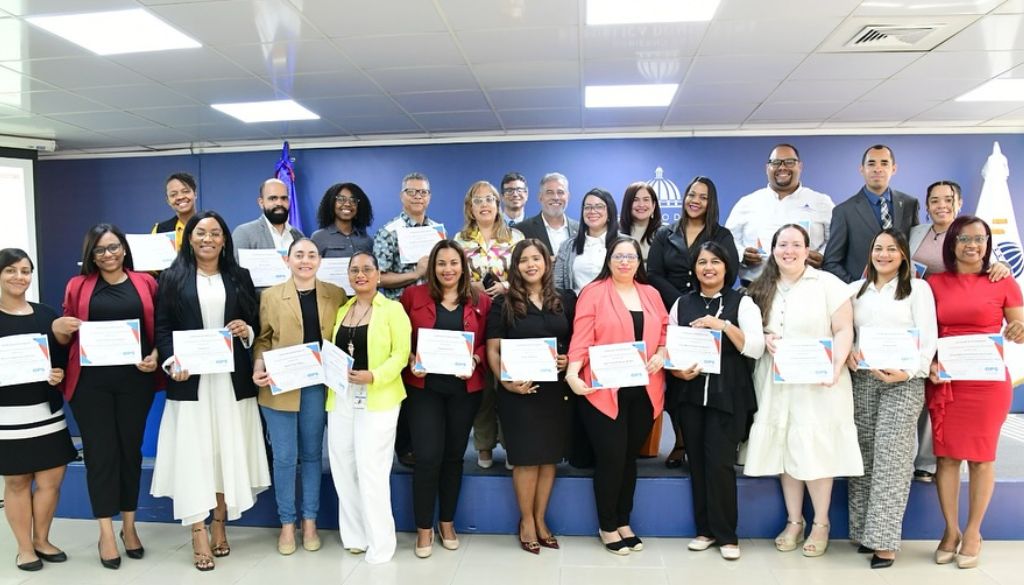 Profesionales de la salud se capacitan en docencia virtual y educacion salud por la OPS 
