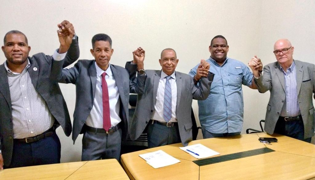 Dr. Clemente Terrero firma alianza con miras a ganar presidencia del CMD  