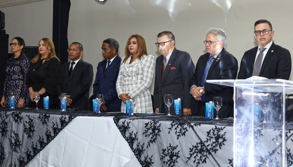 Hospital Dra. Evangelina Rodríguez gradúa nueva promoción de especialistas 