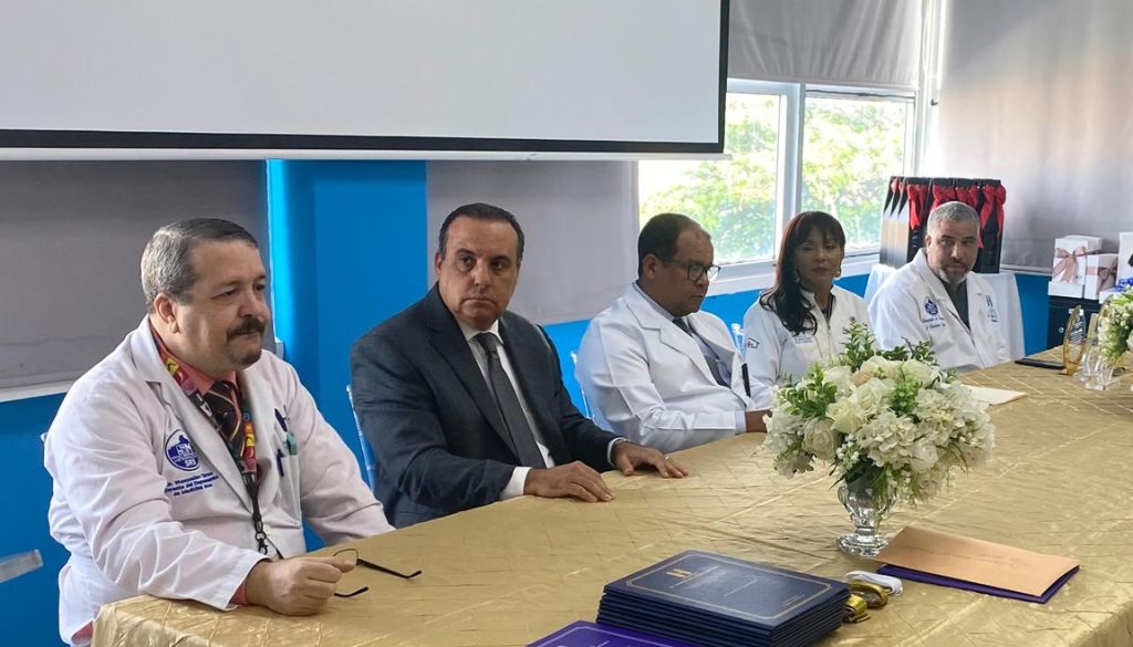 Gradúan nuevos médicos familiares y especialistas en Sonografía de Emergencia 