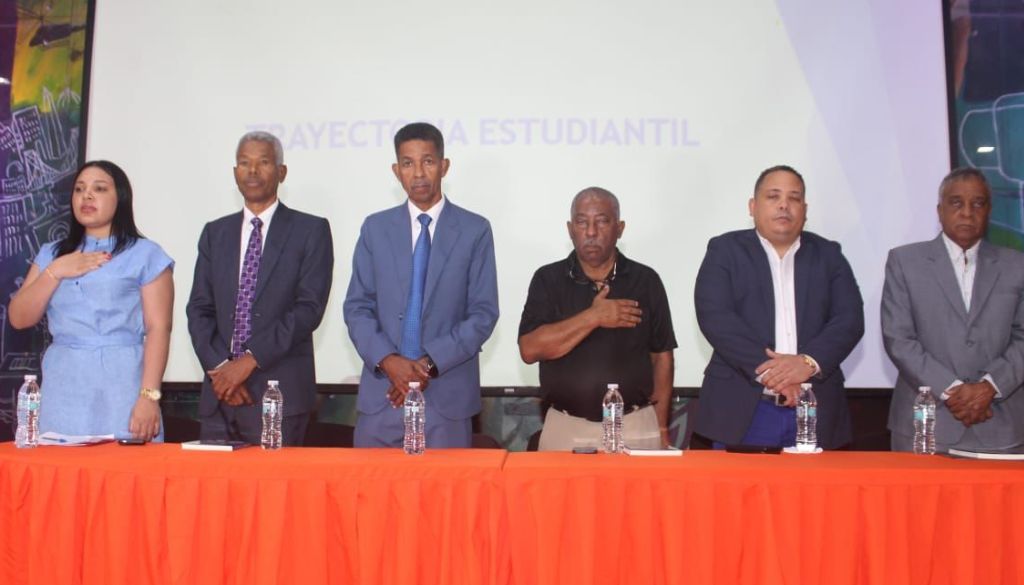Dr. Clemente Terrero lanza libro basado en su gestión en el Hospital Robert Reid Cabral 
