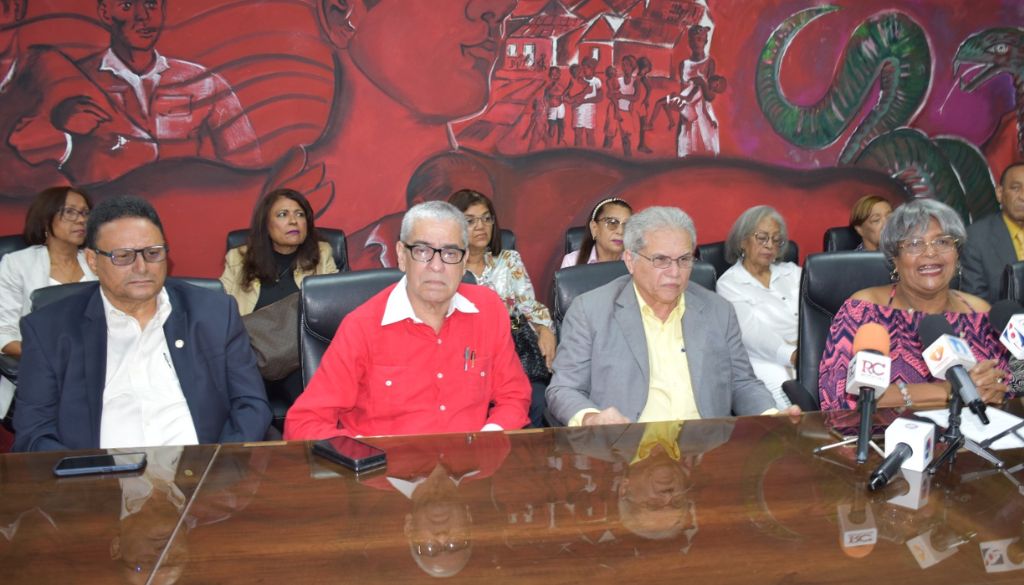 Médicos denuncian agravamiento de situación que originó sus marchas 