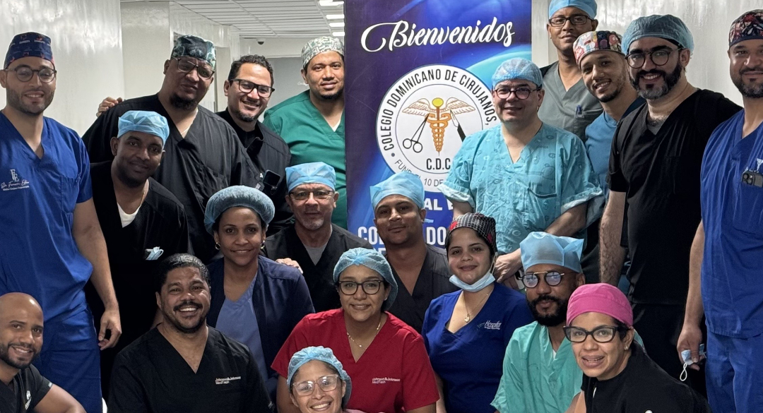 Filial Este del Colegio de Cirujanos realiza jornada sobre inmersión clínica en cirugía de hernia inguinal laparoscópica 