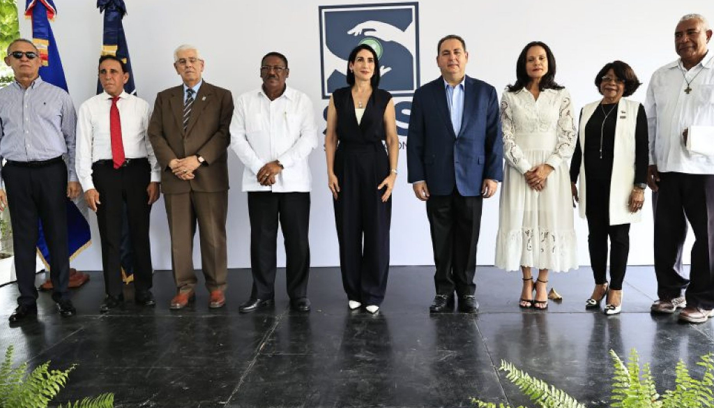 Autoridades inauguran renovada área de Consultas Externas en Hospital Infantil Dr. José Manuel Rodríguez 