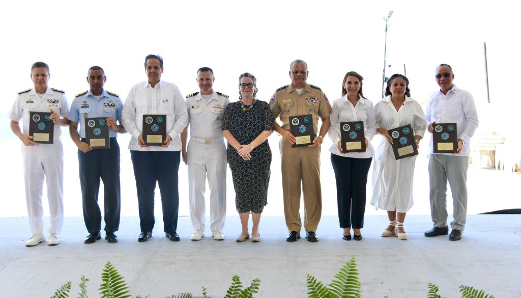 Buque hospital USNS Comfort inicia misión médica gratuita en Puerto Plata 