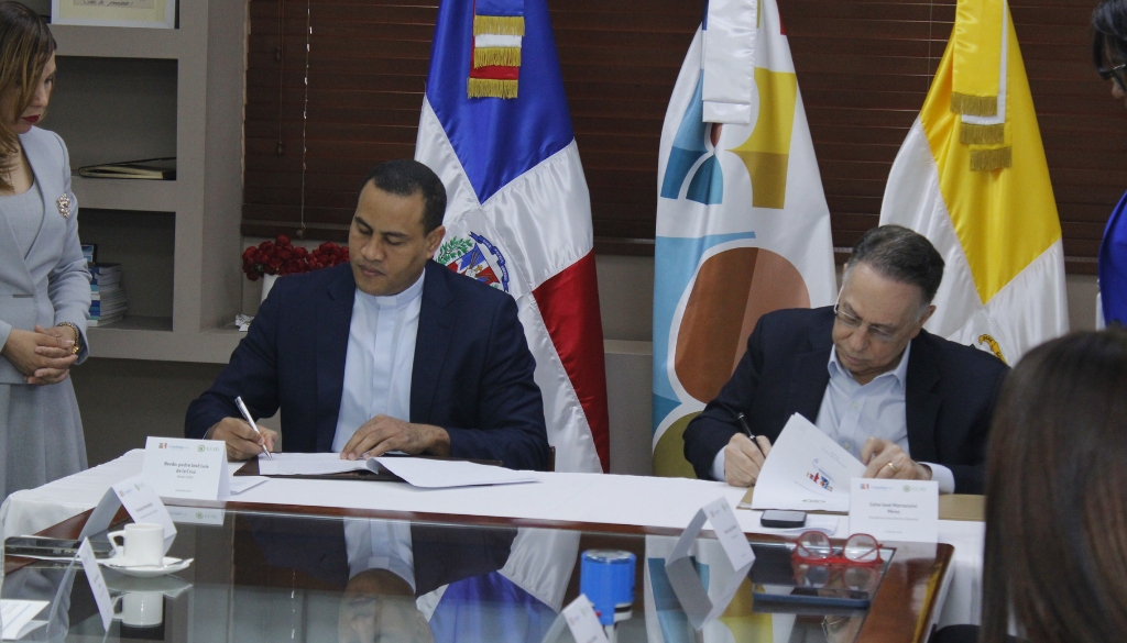 Entidades firman acuerdo para fortalecer formación y calidad en servicios de salud 