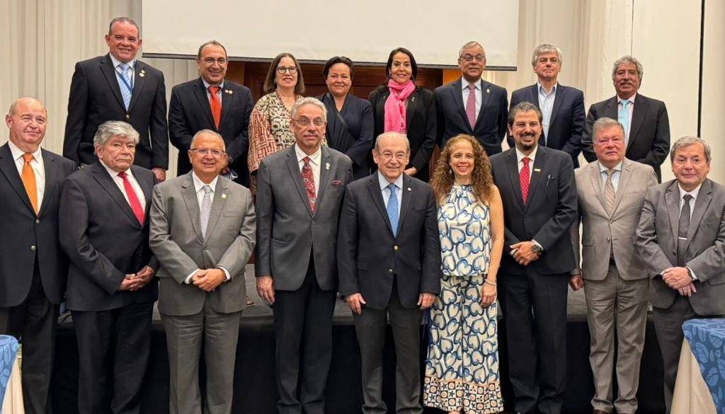 Concluye con éxito gestión del Dr. Marcos Núñez Cuervo al frente de la FEPAFEM 