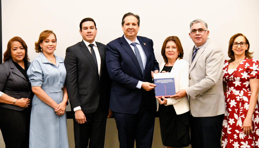 RD traza meta de reducir cáncer de cuello uterino a menos de 4 casos por cada 100 mil para 2030 