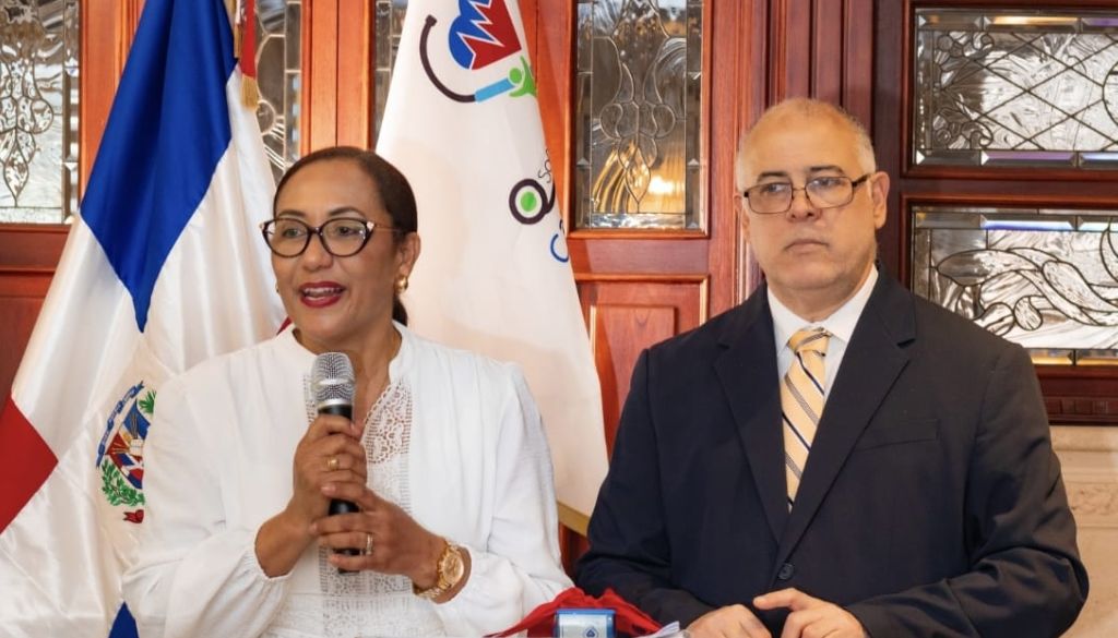 Cardiólogos pediatras juramentan a su nueva directiva 2025–2027 