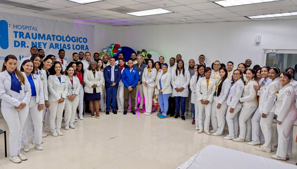 Hospital Ney Arias Lora celebra segunda graduación de Médicos subespecialistas y promueve nuevas residencias médicas 
