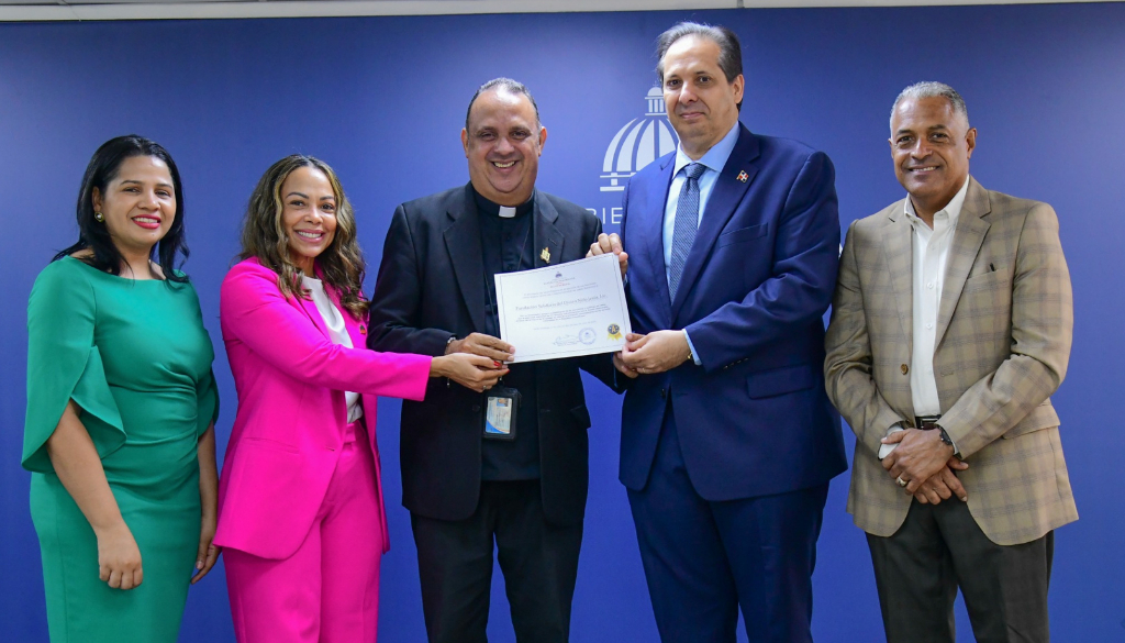 Ministerio de Salud reconoce a 29 instituciones sin fines de lucro por su buen desempeño 