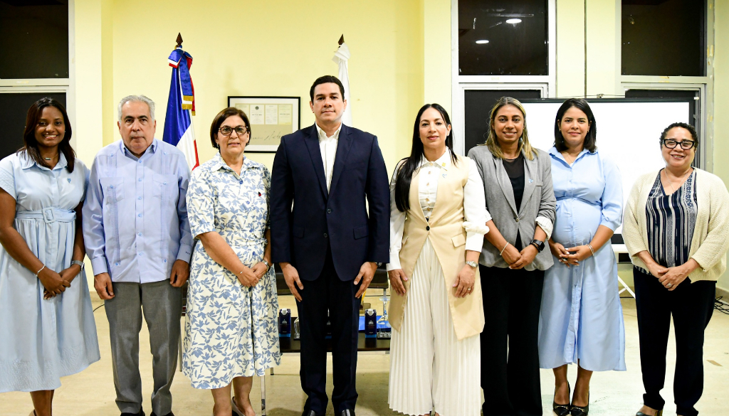 Realizan panel para sensibilizar sobre la trata de personas como problema de salud pública 