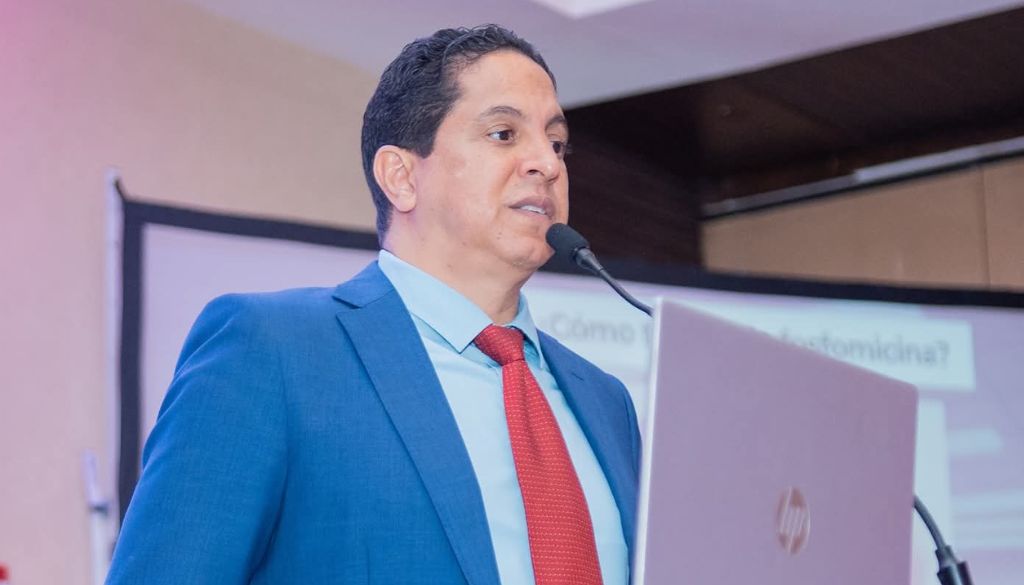 Médicos internistas exploran las indicaciones no habituales de antibióticos 