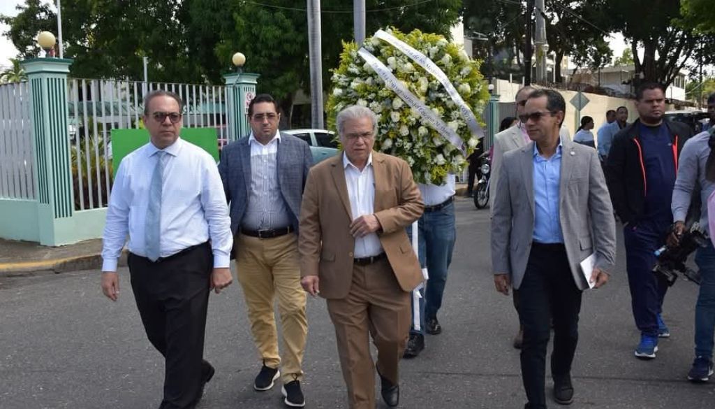 CMD rinde homenaje a médicos fallecidos 
