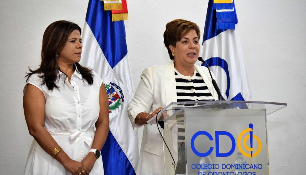 Presentan innovador proyecto de investigación en salud bucal para personal de enfermería 