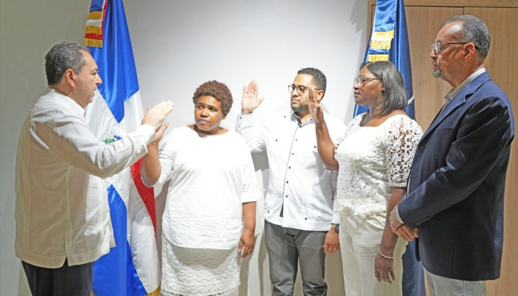Director del SNS juramenta nuevas autoridades de salud en Samaná 