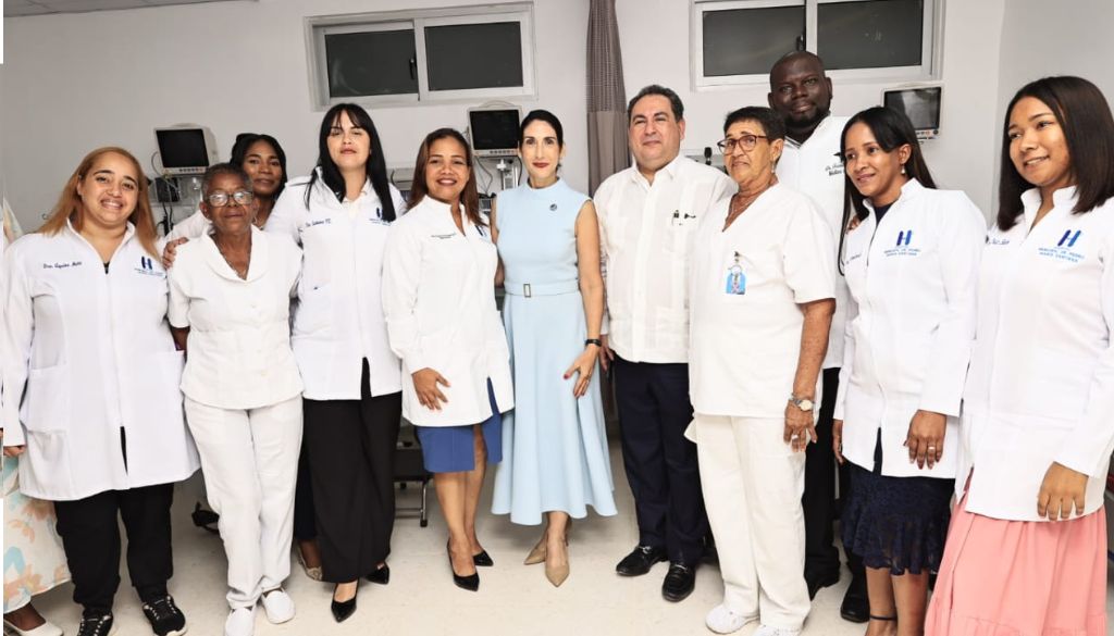 SNS resalta aportes y compromiso de los médicos en ocasión de su día 