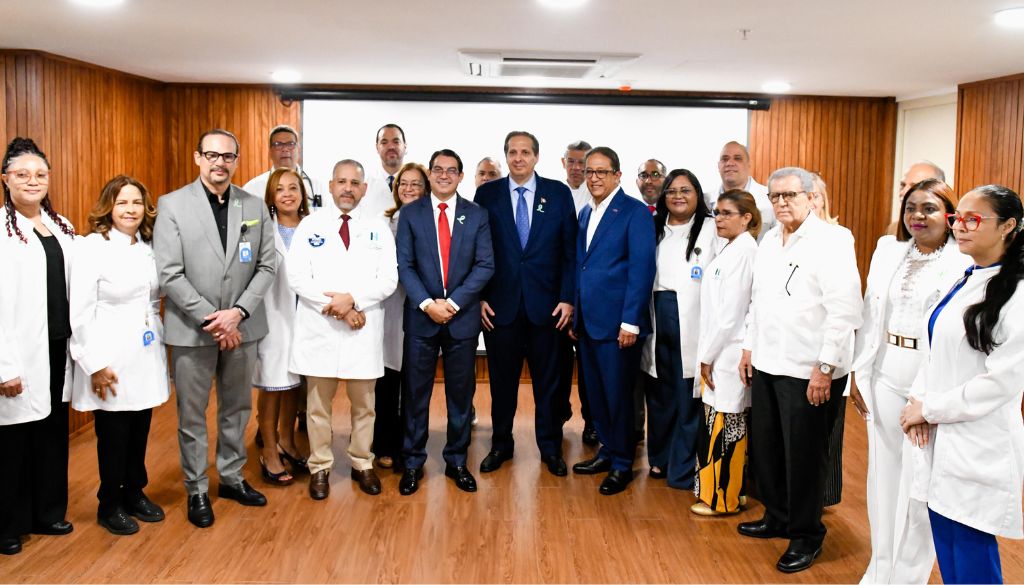Juramentan nuevo comité de trasplante en hospital Cabral y Báez Juramentan nuevo comité de trasplante en hospital Cabral y Báez