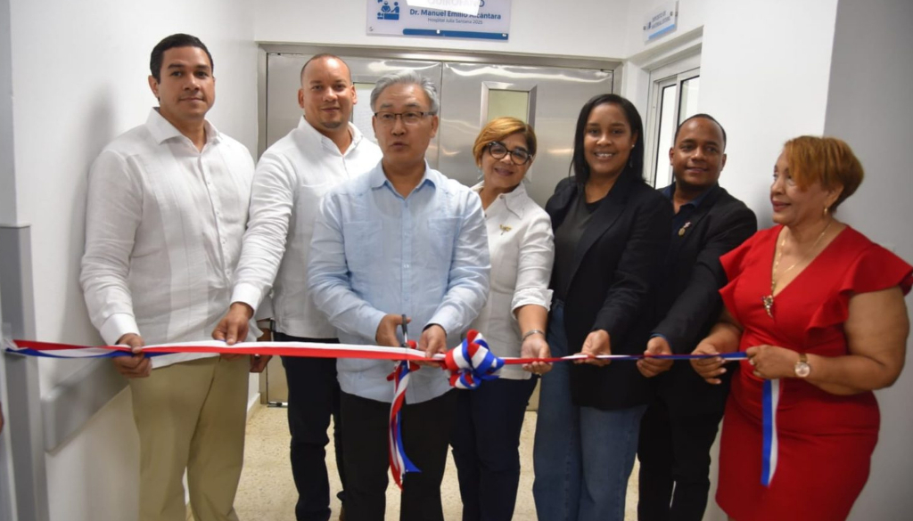 Autoridades de Salud reciben autoclaves donadas por Gobierno de Corea del Sur para fortalecer bioseguridad hospitalaria 
