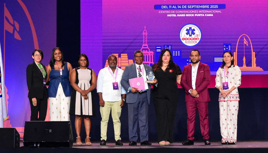 SODOEM  reconoce trayectoria del doctor  Franklin Gómez 