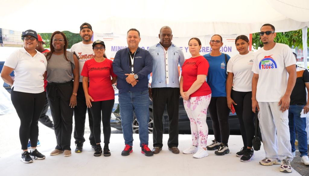 Hospital Moscoso Puello realiza su Zumbatón “Cuida tu corazón 2025” 