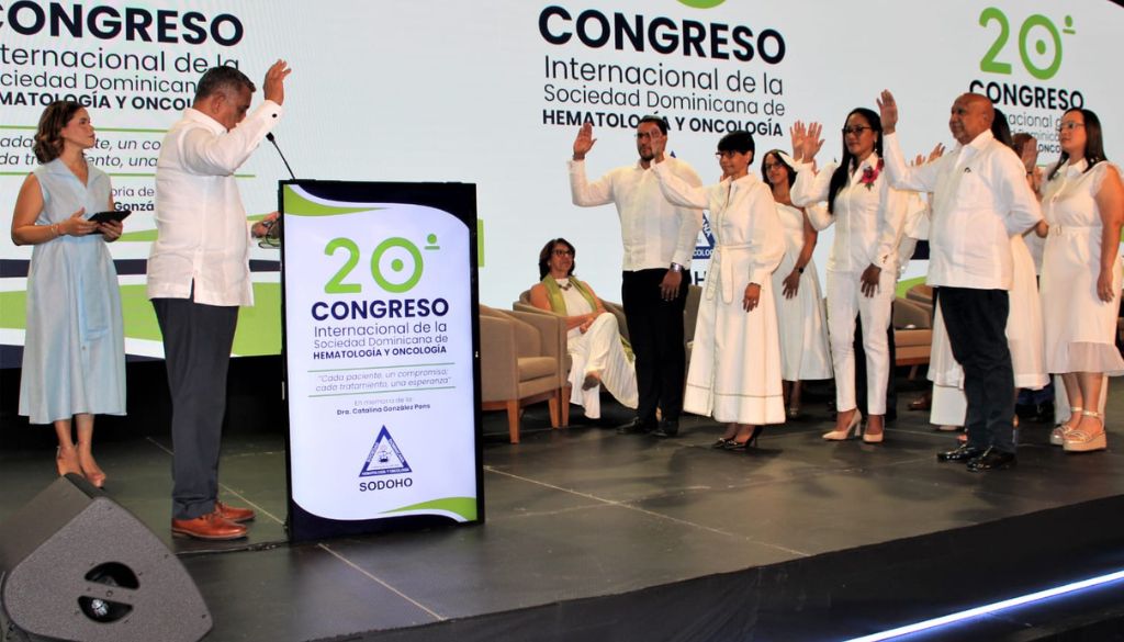 Sociedad de Hematología juramenta a su directiva 2025–2027 