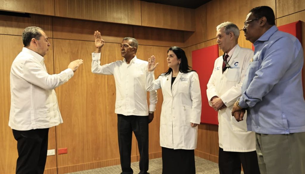 Posesionan nuevas autoridades en el Hospital José Joaquín Puello 