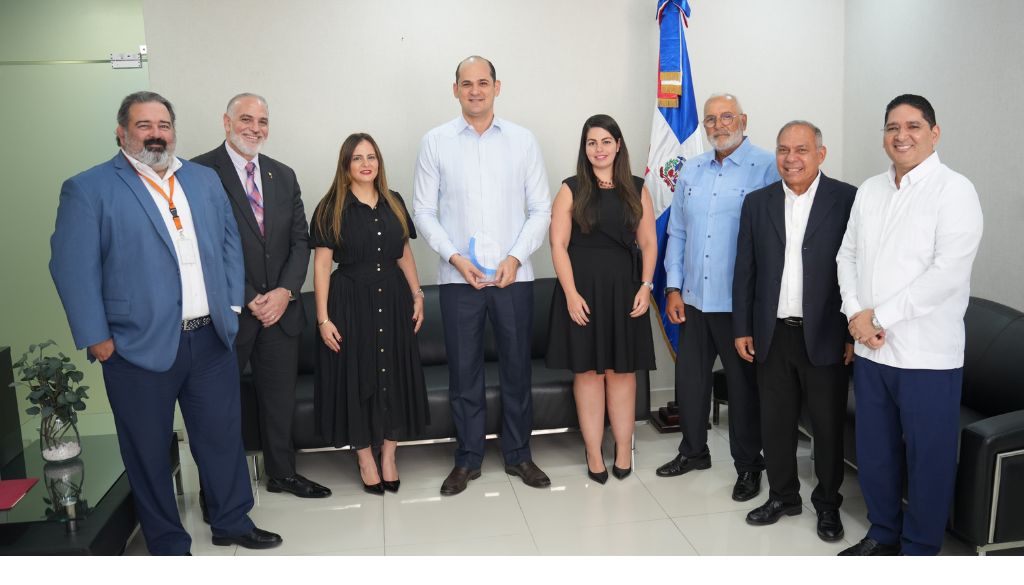 Reconocen liderazgo y eficiencia de Adolfo Pérez durante su gestión en PROMESE/CAL 