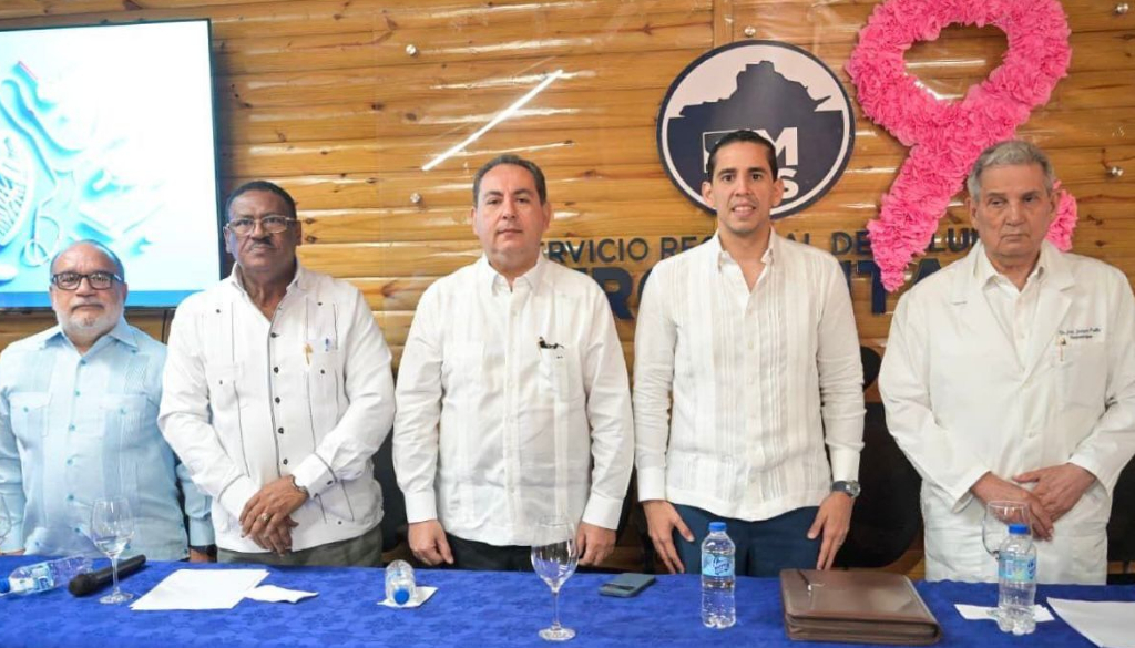 SNS y SeNaSa acuerdan fortalecer hospitales públicos y unidades de atención primaria 