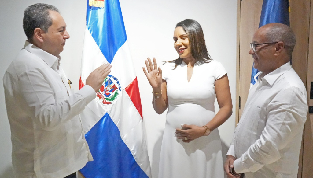SNS juramenta a nueva directora del Hospital Municipal Hondo Valle 