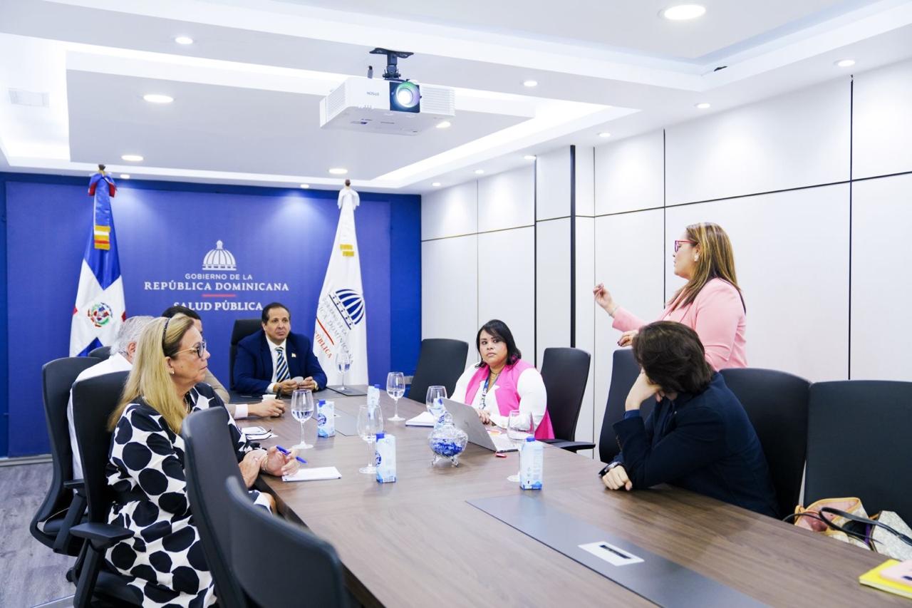 Salud Pública asegura sostenibilidad de tratamientos para VIH, Tuberculosis y Hepatitis con creación del FONSAP 