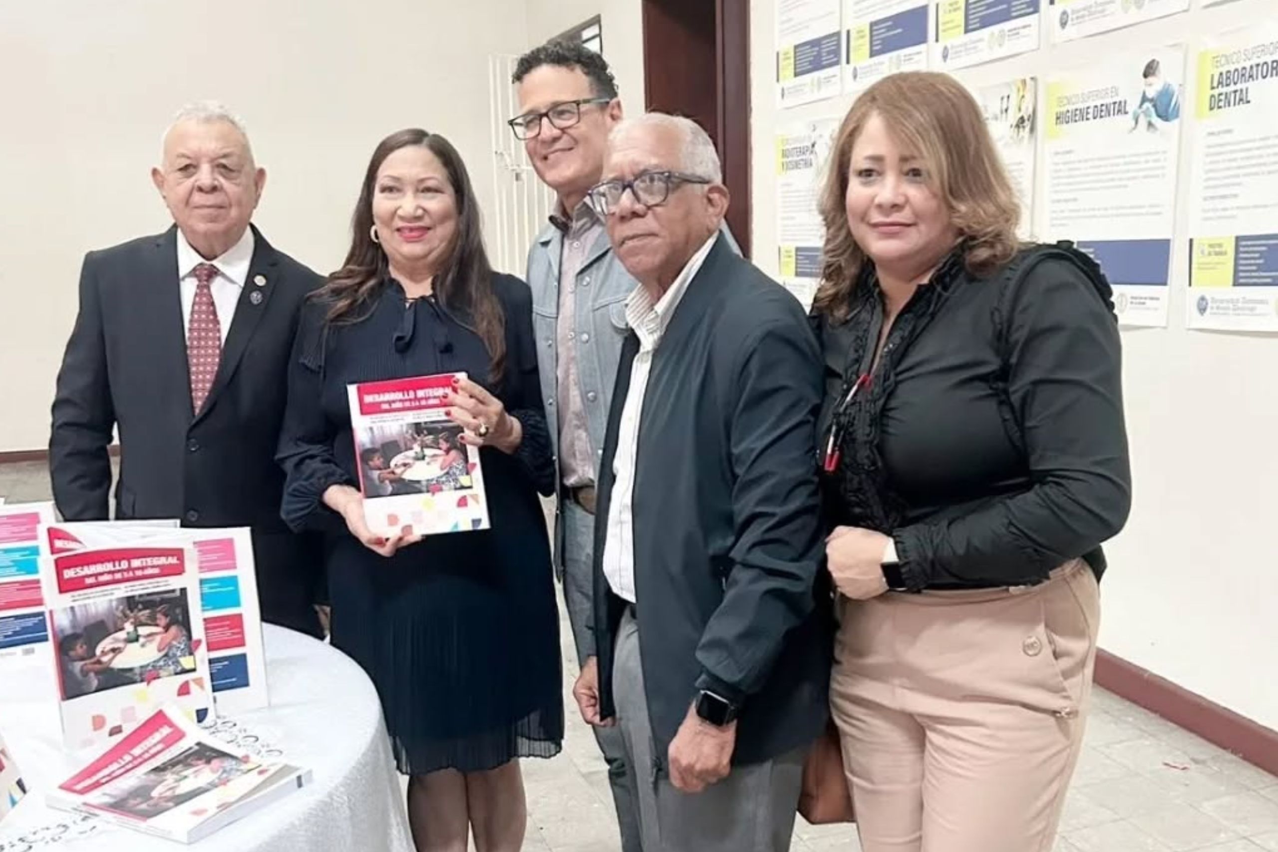 Sociedad de Pediatría participa en presentación de libro sobre desarrollo integral infantil 
