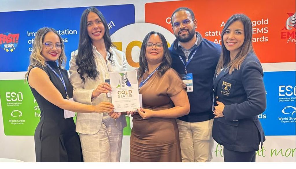 Residentes del Cabral y Báez presentan investigaciones en congreso internacional 