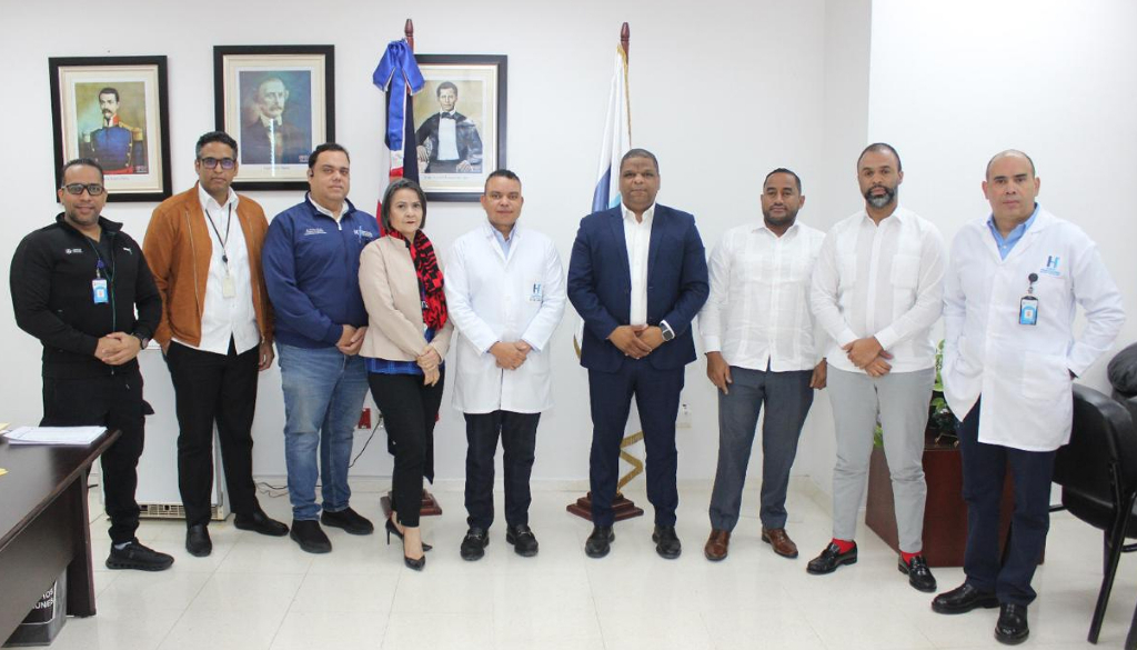 Hospital Ney Arias Lora comparte buenas prácticas con el Hospital Traumatológico de Higüey 