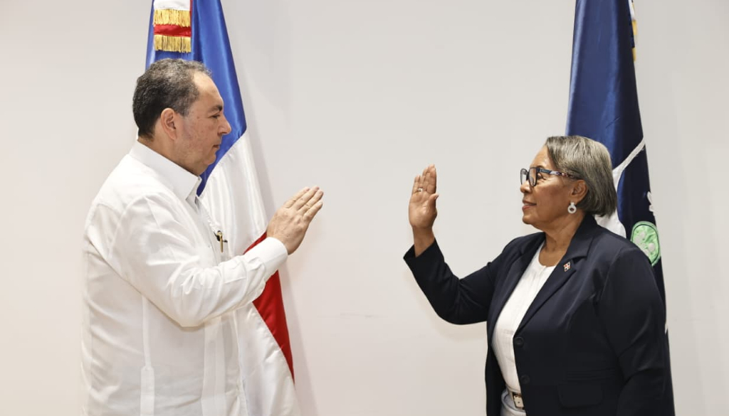 SNS juramenta nueva directora de Cuidados de Enfermería 