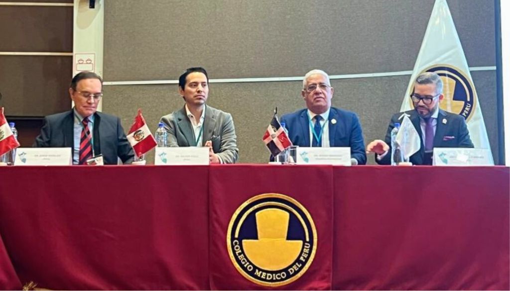 Dr. Severo Mercedes participa en congreso internacional de derecho médico  