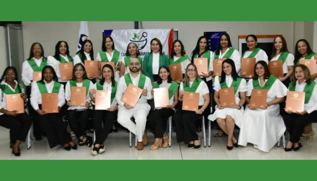 Asociación Farmacéutica Dominicana gradúa a 21 profesionales en la región del Cibao 