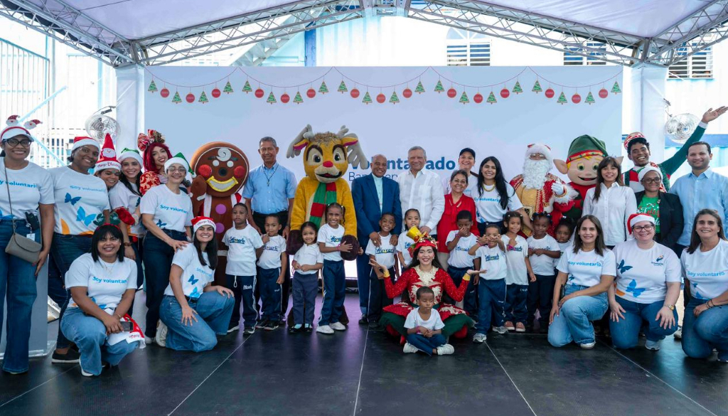 Voluntariado Banreservas celebra la Navidad con niños del Ozama 