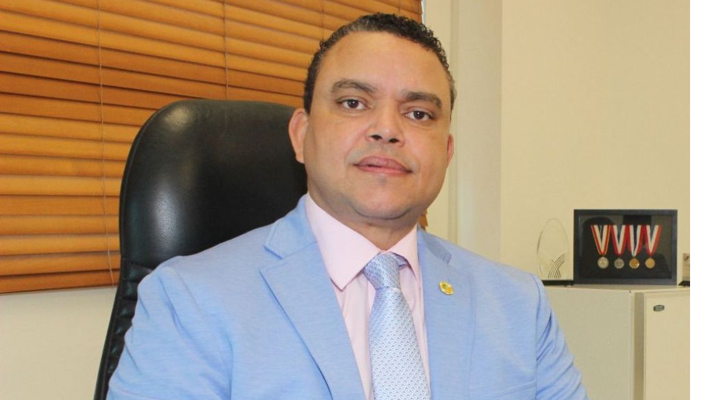 Designan al  Dr. Julio Landrón como director ejecutivo del SNS 