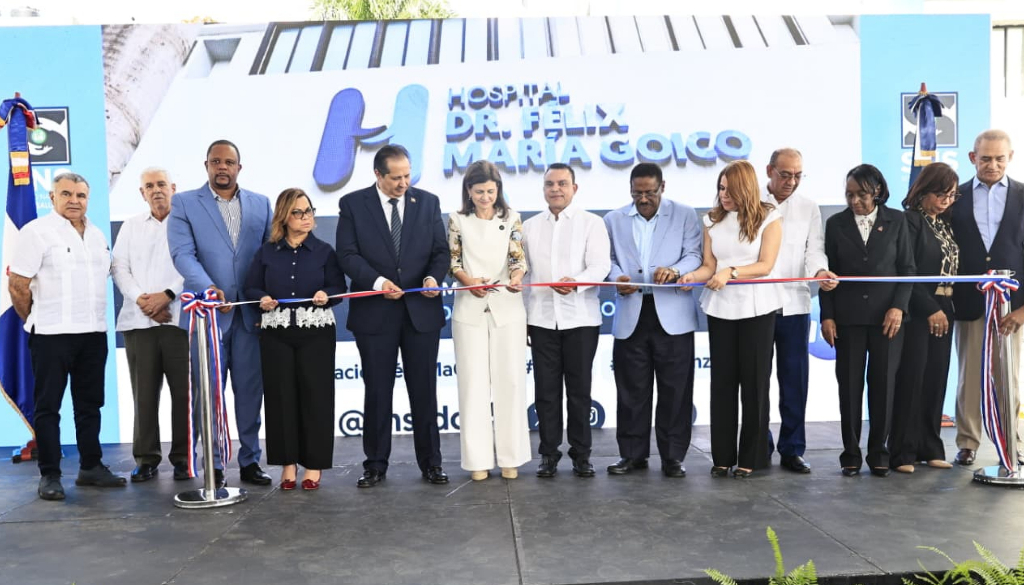 Autoridades encabezan entrega del remozado Hospital Dr. Félix María Goico 