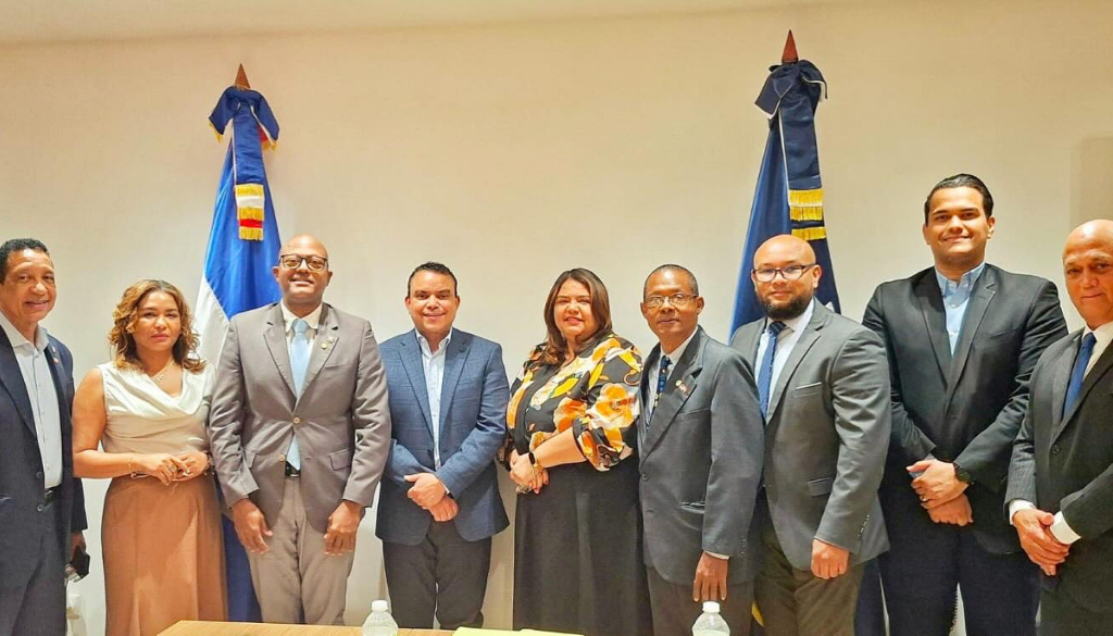 CMD y SNS avanzan diálogo con foco en reclasificación, seguridad e infraestructura hospitalaria 