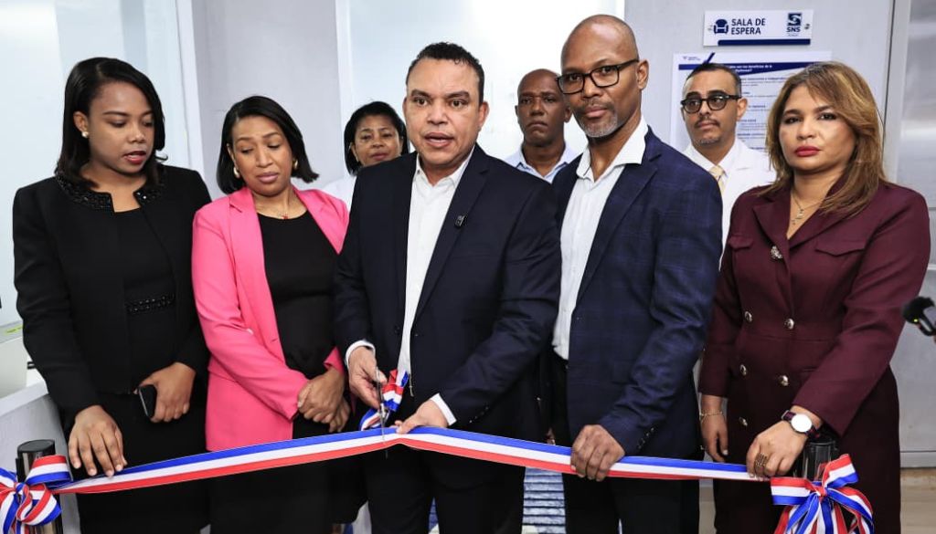 Destacan alcance de programas de diálisis peritoneal y nutrición clínica en Red Pública  